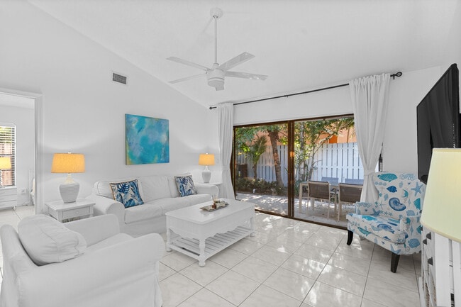 Foto del edificio - 2221 Florida Blvd