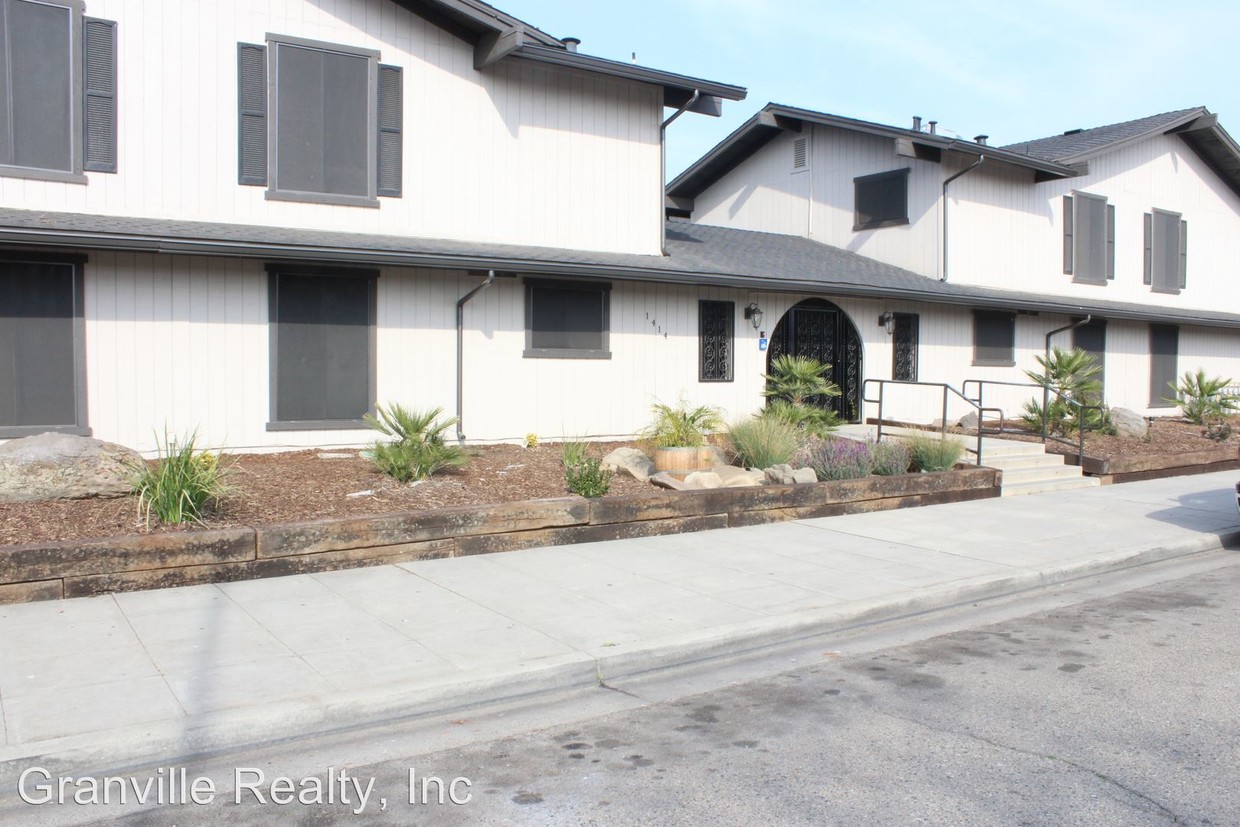 Primary Photo - 1414 W Swift Ave