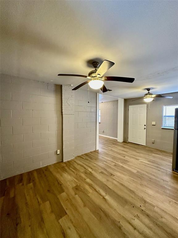 Foto del edificio - 637 NE Waldo Rd