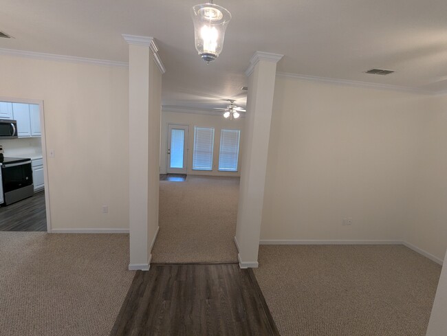 Foto del edificio - 3106 Shadow Wood Dr