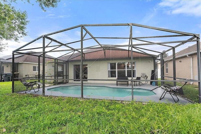 Building Photo - 326 Elderberry Dr