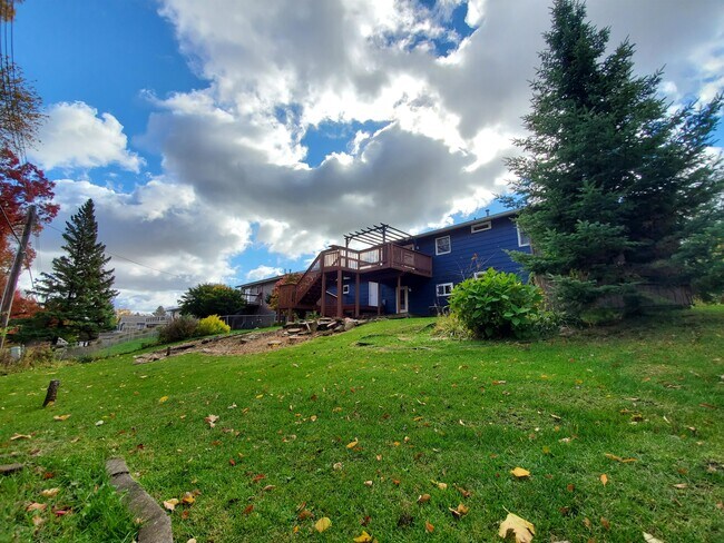 Foto del edificio - 727 36th St SW