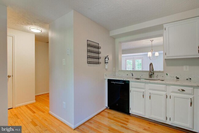 Building Photo - 1506 Autumn Ridge Cir