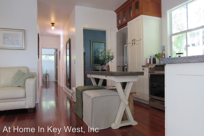 Building Photo - 2 br, 2 bath House - 907 South Street