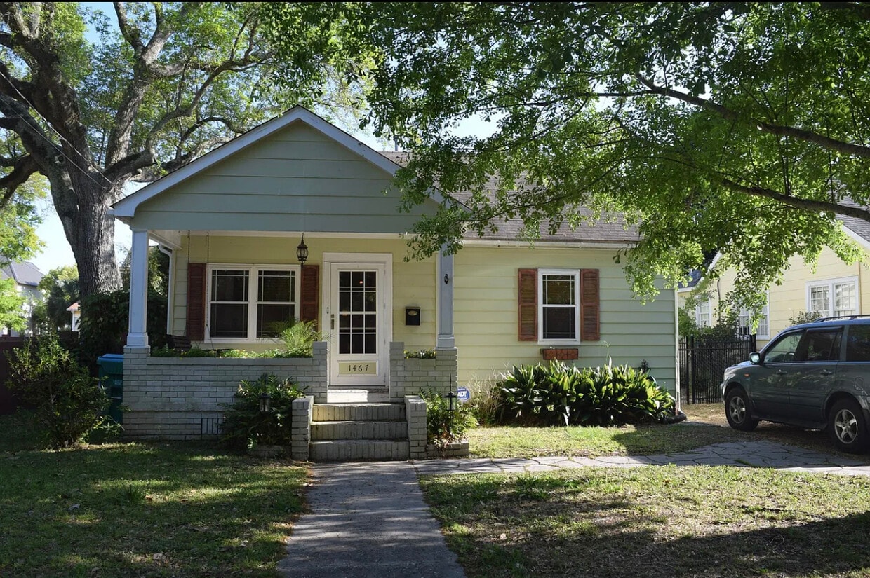 Primary Photo - 1467 Wilkes Ave