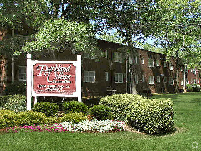 Entrada - Parkland Village