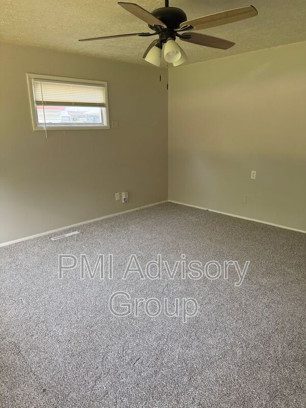 Building Photo - 1513 SW 23rd St
