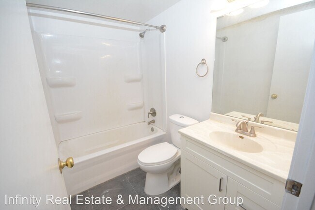 Foto del edificio - 2 br, 1.5 bath House - 1524 45th St NW