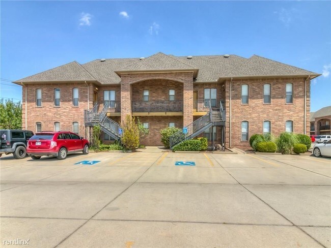 Foto del edificio - 1 br, 1 bath  - 1812 Alameda St Unit 414