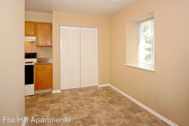 Foto del edificio - 1349 Saddlebrook Ct W