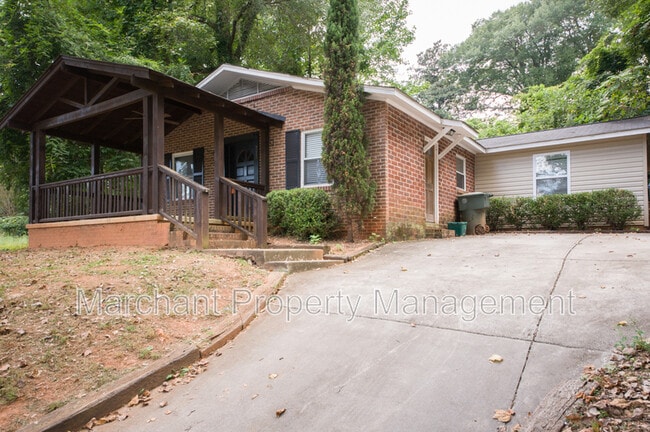 Building Photo - 717 Bennett St