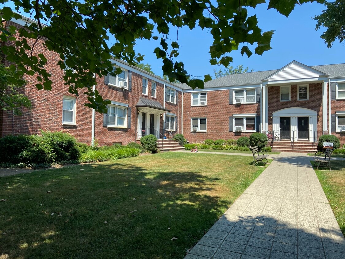 412 Morris Ave, Summit, NJ 07901 Townhome Rentals in Summit NJ