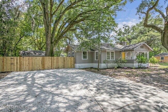 Building Photo - 3058 Rosselle St