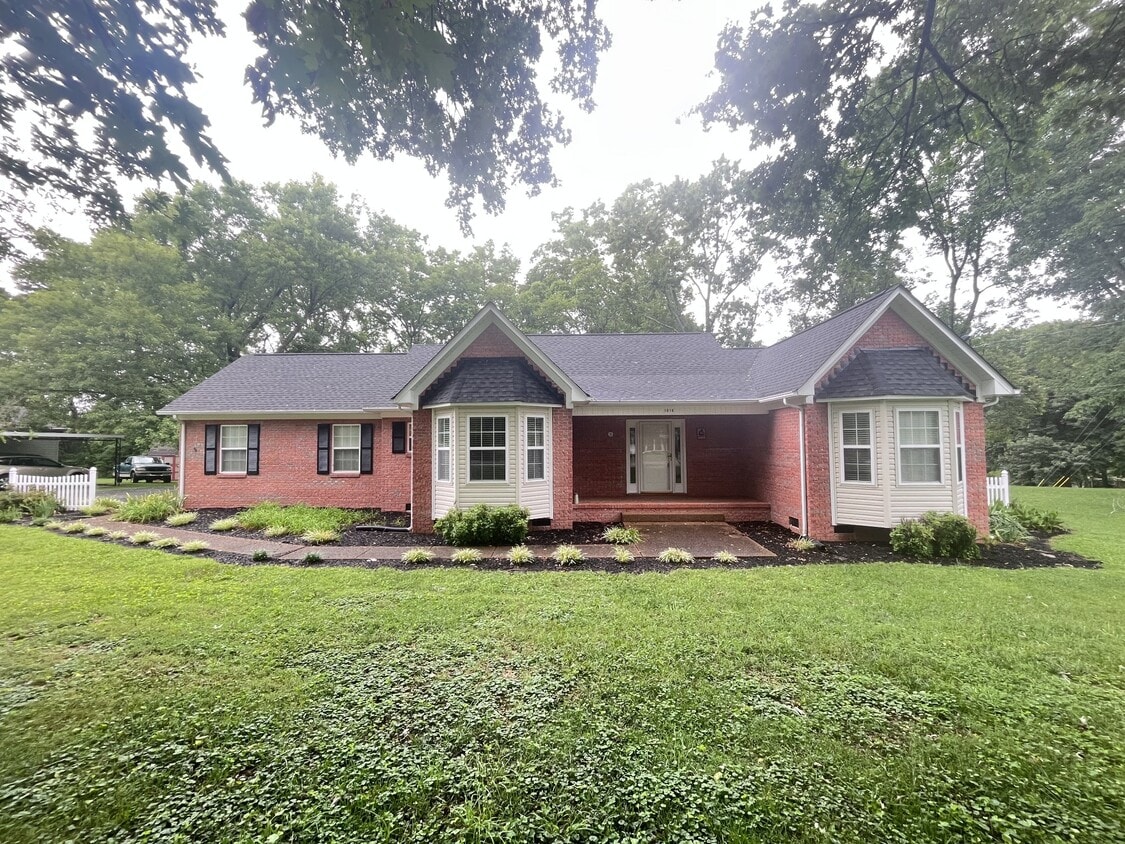 1016 Sunnyside Dr, Columbia, TN 38401 House Rental in Columbia, TN