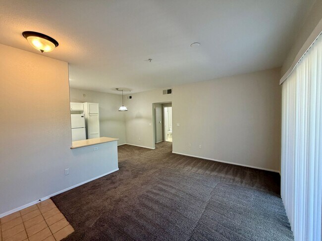 Foto del edificio - 2291 W Horizon Ridge Pkwy