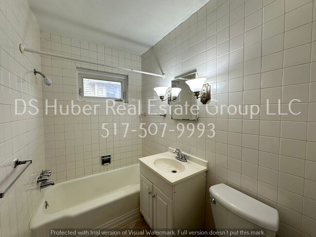 Building Photo - Recently Updated 2 Bedroom!