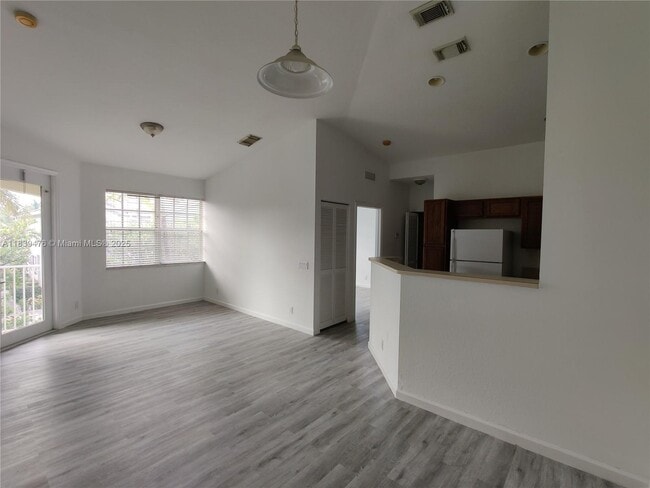 Building Photo - 3211 Laurel Ridge Cir