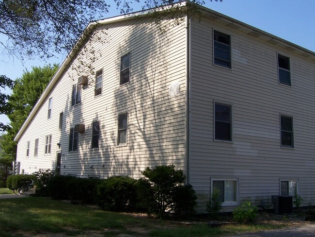 Building Photo - 603 Hester Ave
