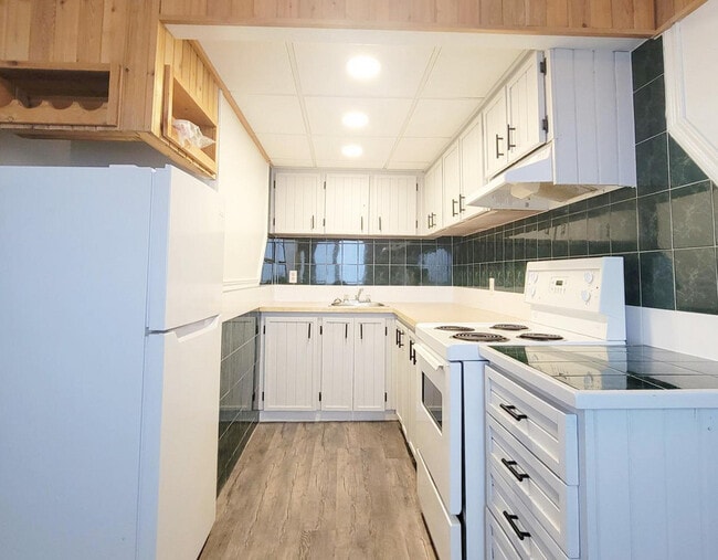 Building Photo - Hammond Tower