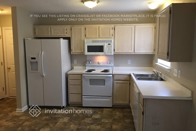Foto del edificio - 8410 Blue Aster Ln