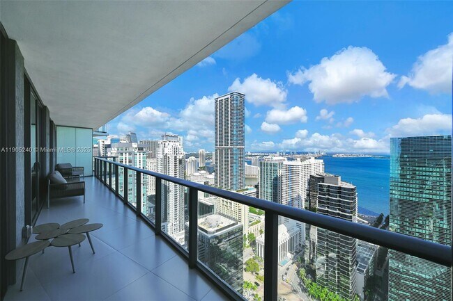 Foto del edificio - 1300 S Miami Ave