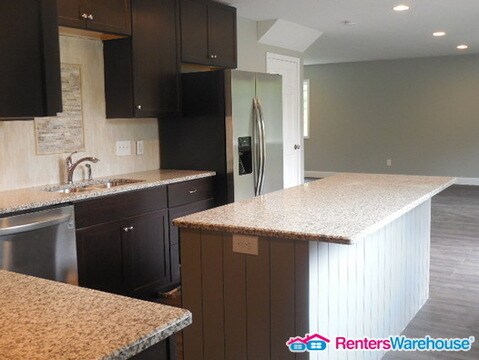 Foto del edificio - 8185 Oakwood Ave NE