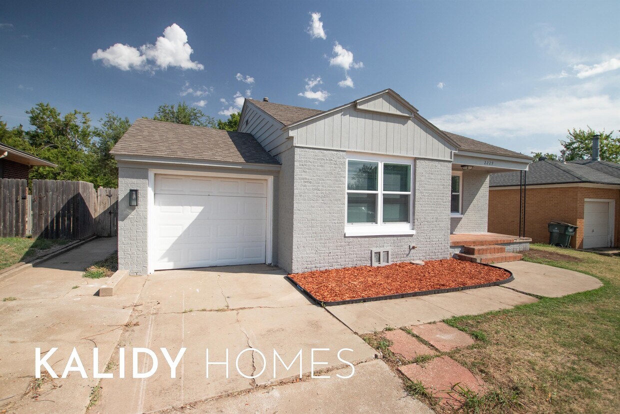 2229 Andover Ct, The Village, OK 73120 House Rental in The Village