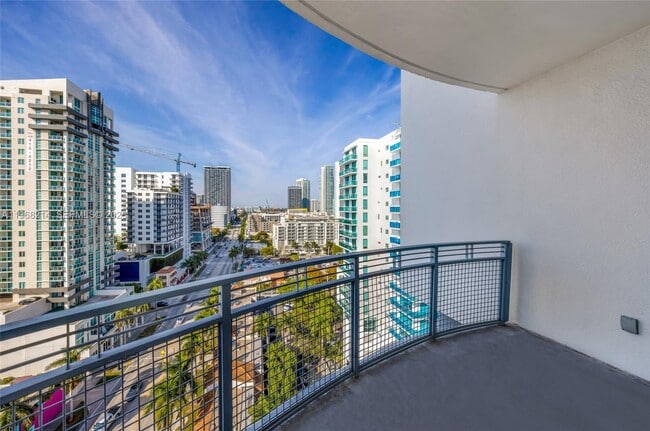 Foto del edificio - 350 NE 24th St