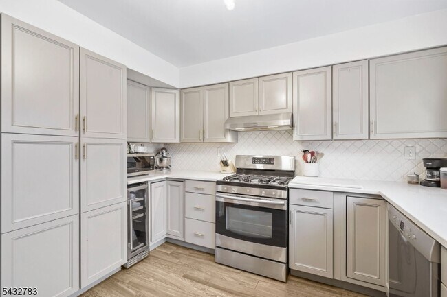 Foto del edificio - 424 Tall Oak Ln