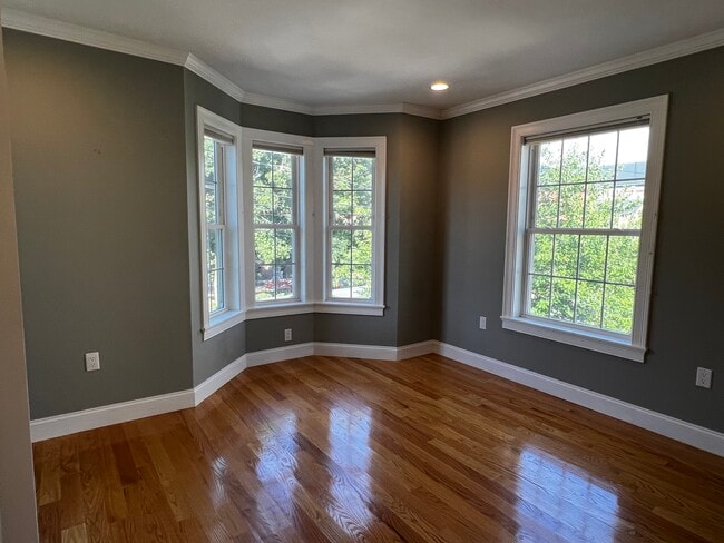 Building Photo - 54 Holton St