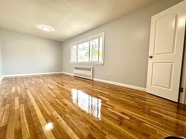 Foto principal - 66-28 Wetherole St