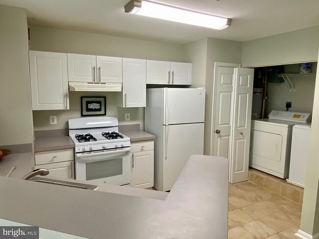 Building Photo - 12747 Fair Briar Ln