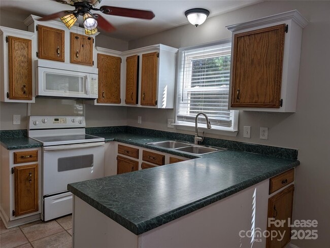 Building Photo - 5823 Rimerton Dr