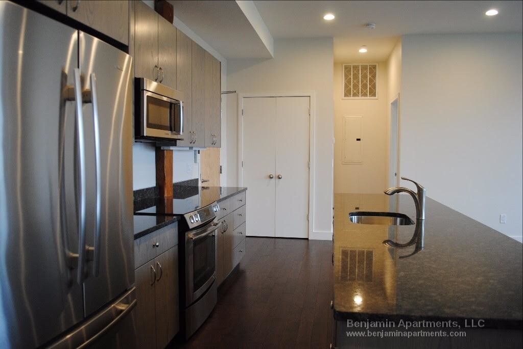 Primary Photo - 460 Harrison Ave