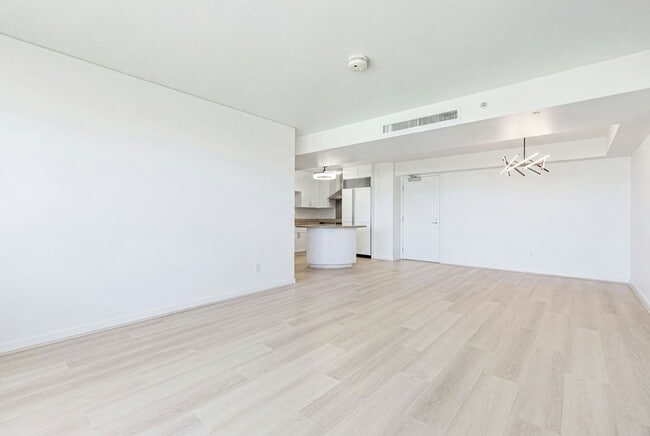 Building Photo - 1288 Kapiolani Blvd