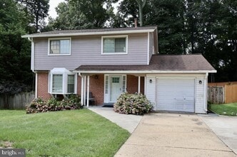 Building Photo - 5012 Gainsborough Dr