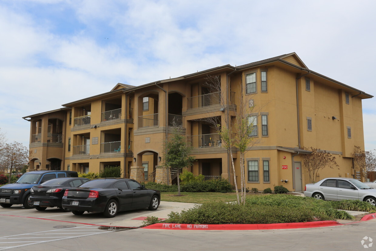 Villas At Sundance - Apartments At 2056 Sundance Pky New Braunfels, Tx 