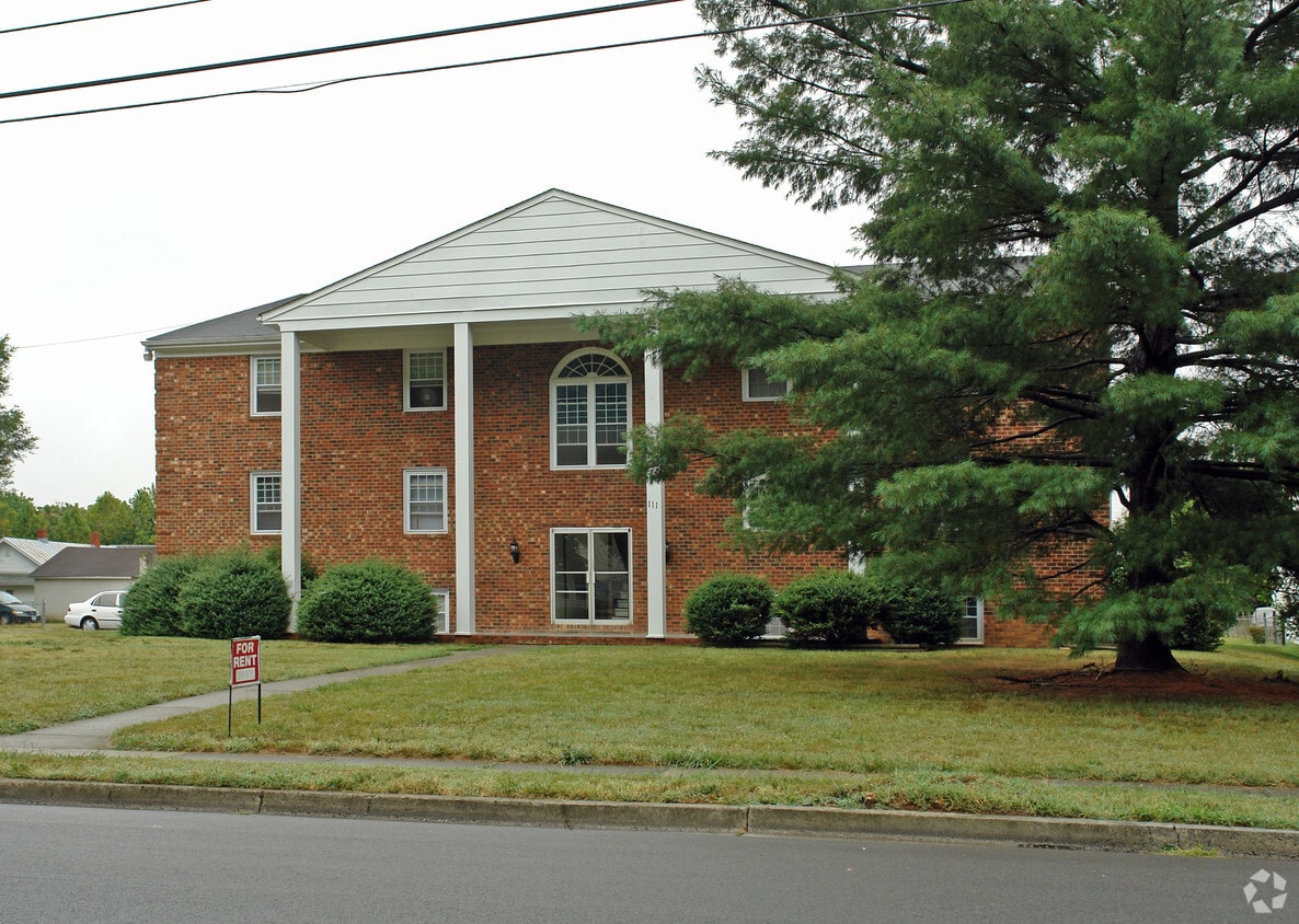 111 Bowman Ave, Salem, VA 24153 Apartments in Salem, VA