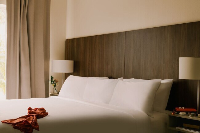 Foto del edificio - 7415 Universal Blvd