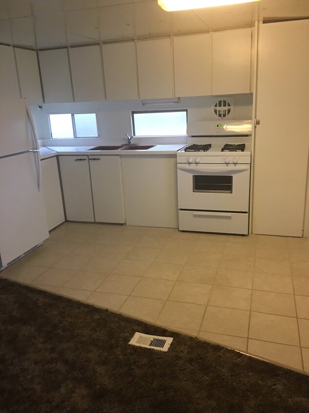 33 Mescalero Rd, Moriarty, NM 87035 House for Rent in Moriarty, NM