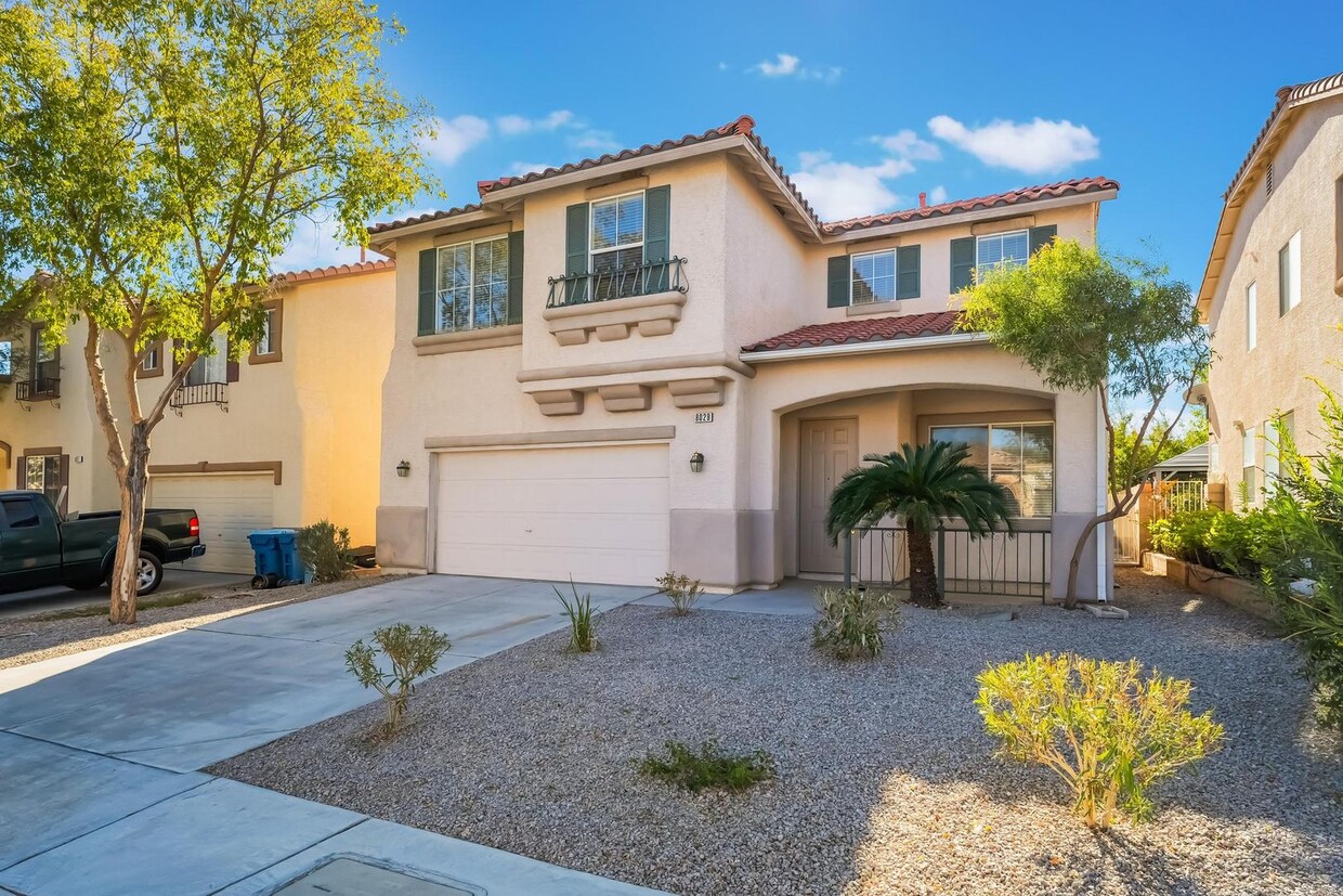 Foto principal - 4 bedroom, 2.5 bathroom, Summerlin Home, L...