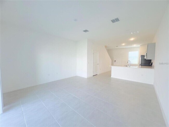 Building Photo - 2852 Skyline Lp