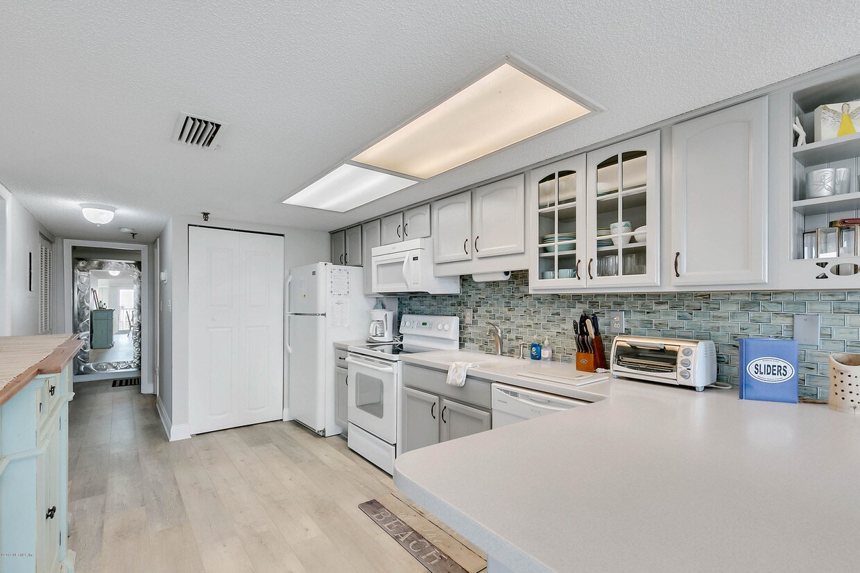 Foto principal - 411 1st St S
