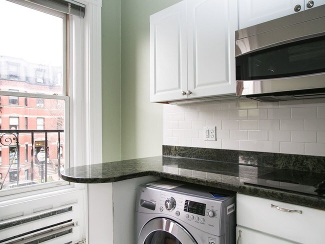 Building Photo - 234 Newbury St