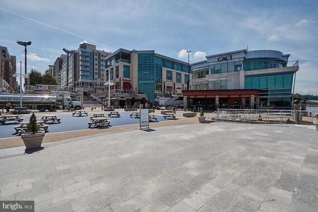 Foto del edificio - 145 Riverhaven Dr