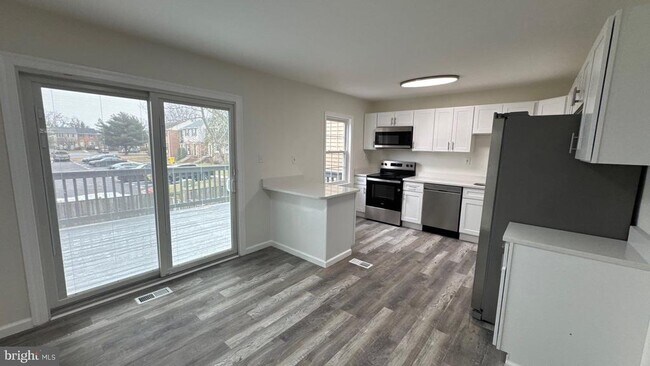 Building Photo - 830 Oyster Bay Harbour