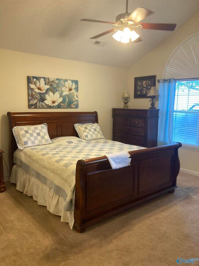 Building Photo - 1032 Cathedral Cir