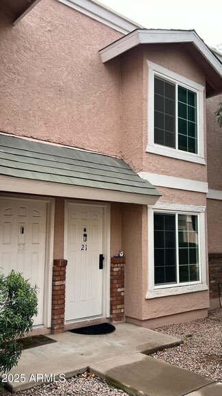 Building Photo - 1055 W 5th St