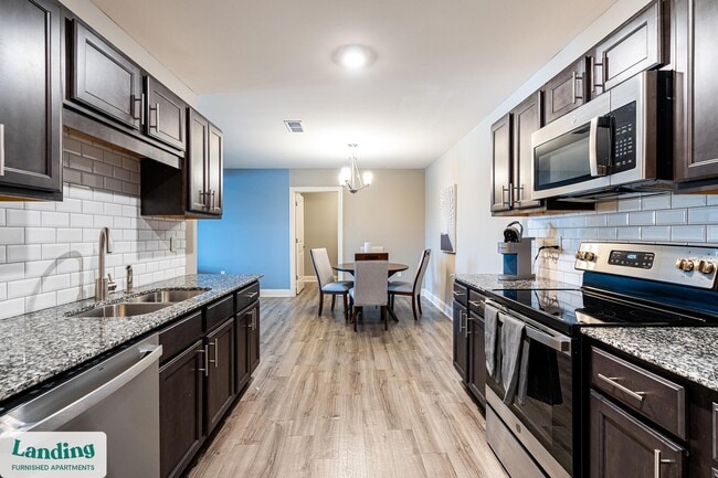 Building Photo - 305 Laredo Dr