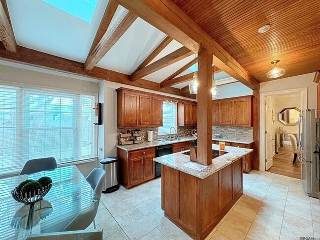 Building Photo - 11831 Thornberry Ln